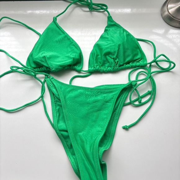 White Fox Boutique Other - White fox Kelly green bikini set
